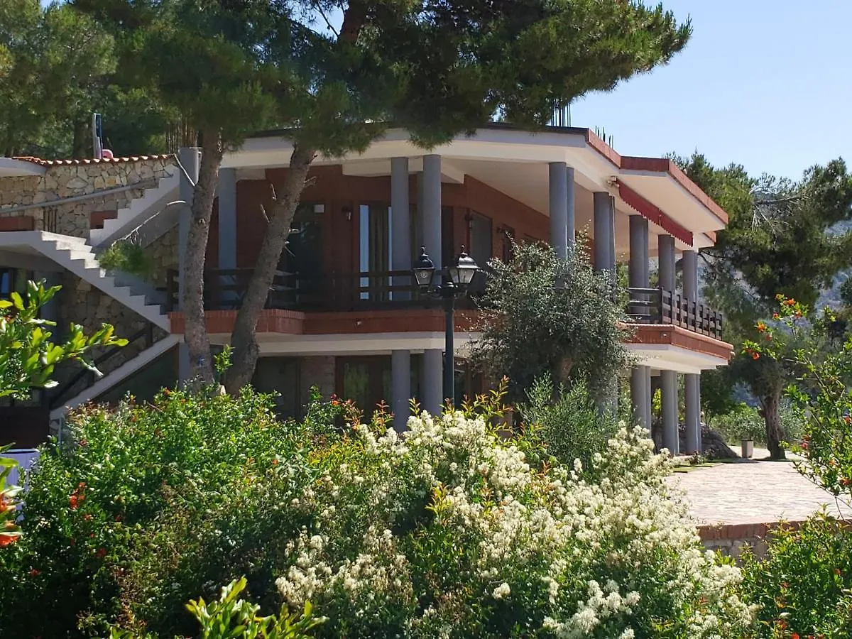 Hotel Brifs Shëngjin